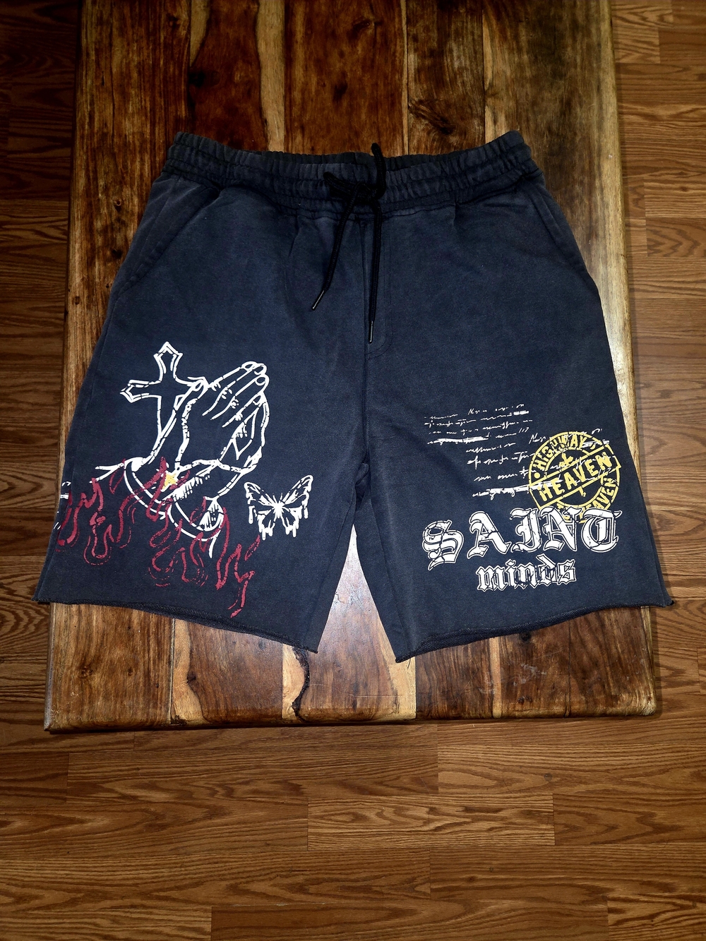 Rebel Minds Men's Dark Gray Gtaphic Sweatshorts. Size Large.